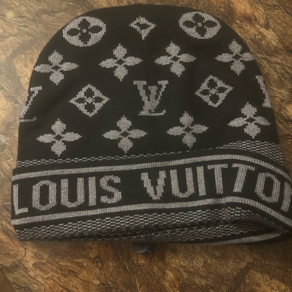 Louis Vuitton Black and Gray Monogram Beanie